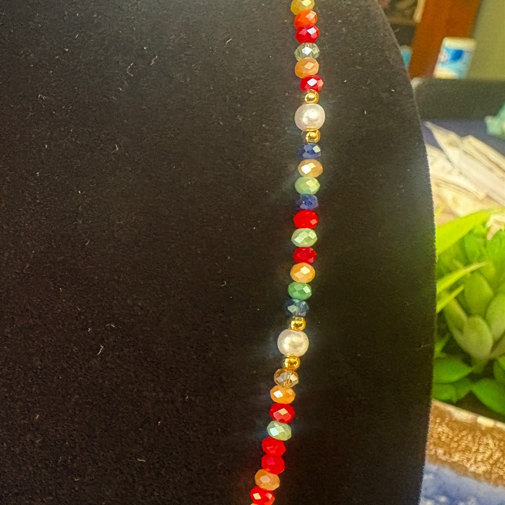 New, Adorable Multicolor Heart Beaded Necklace - Picture 3 of 4